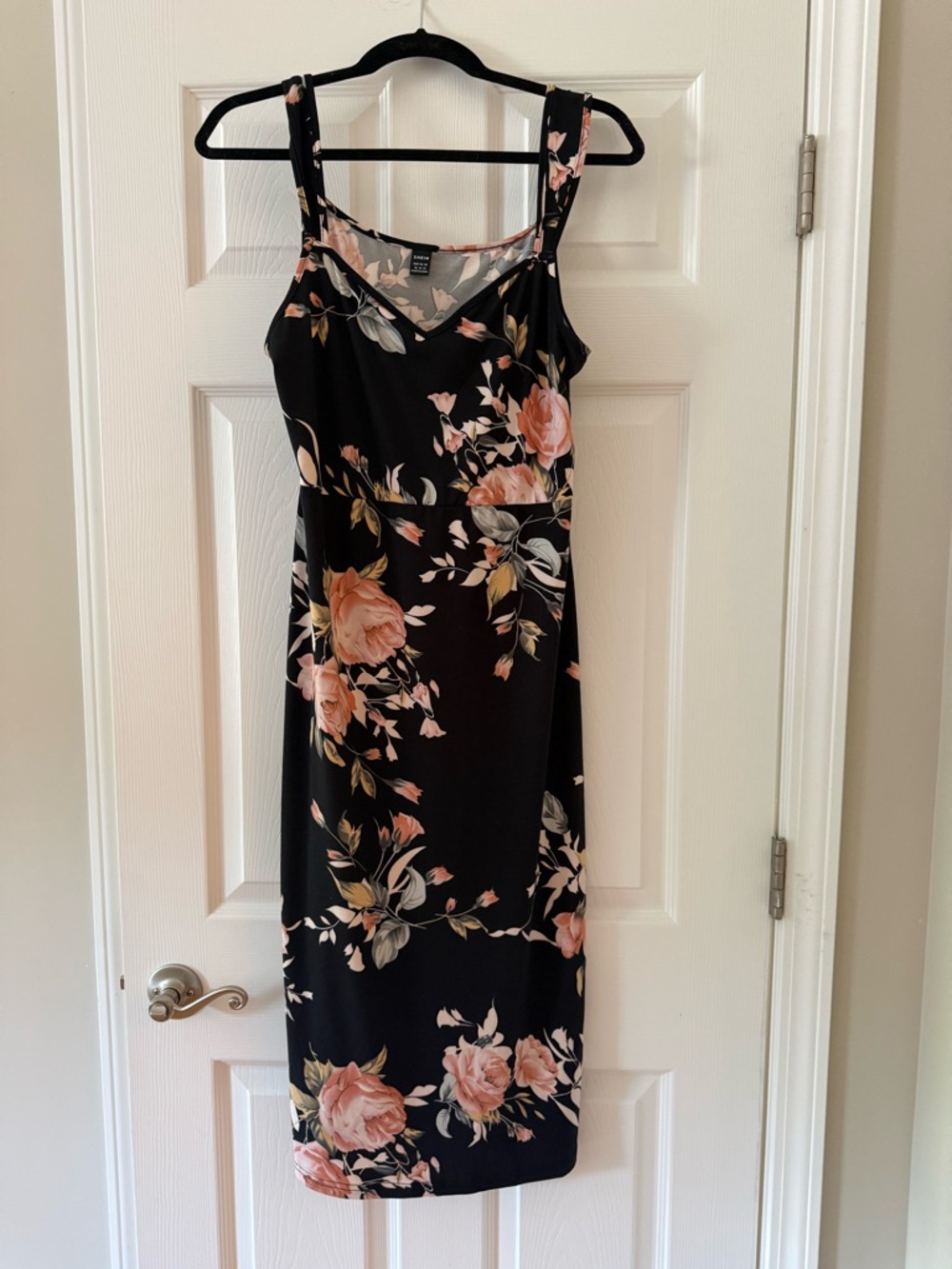 Floral Midi Dress ** Bundle 5+ items and name your offer!!! 💖💞